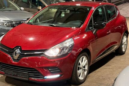 Renault Clio 112.000 km 8.990 &euro; Wuppertal 42349