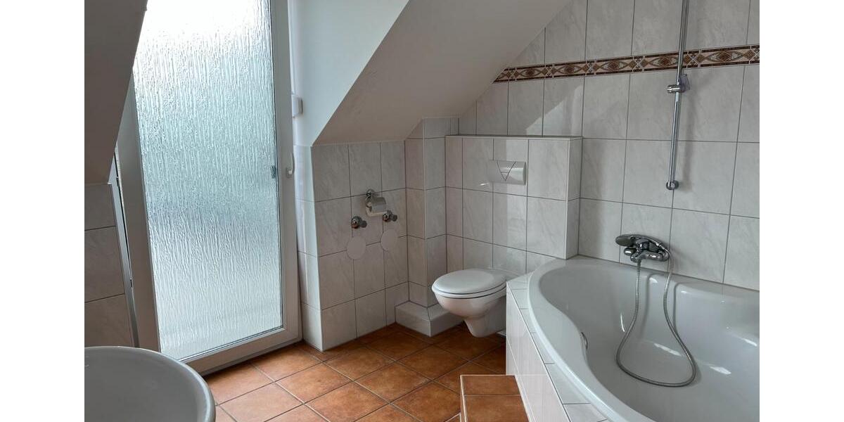 Maisonettenwohnung Pulheim - 3 Zimmer, 159 m&sup2;, 1.600&euro; | Angebot:27591086