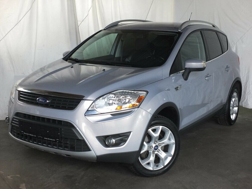 Kuga CHAMPIONS EDITION 4x4 AHK SPORT