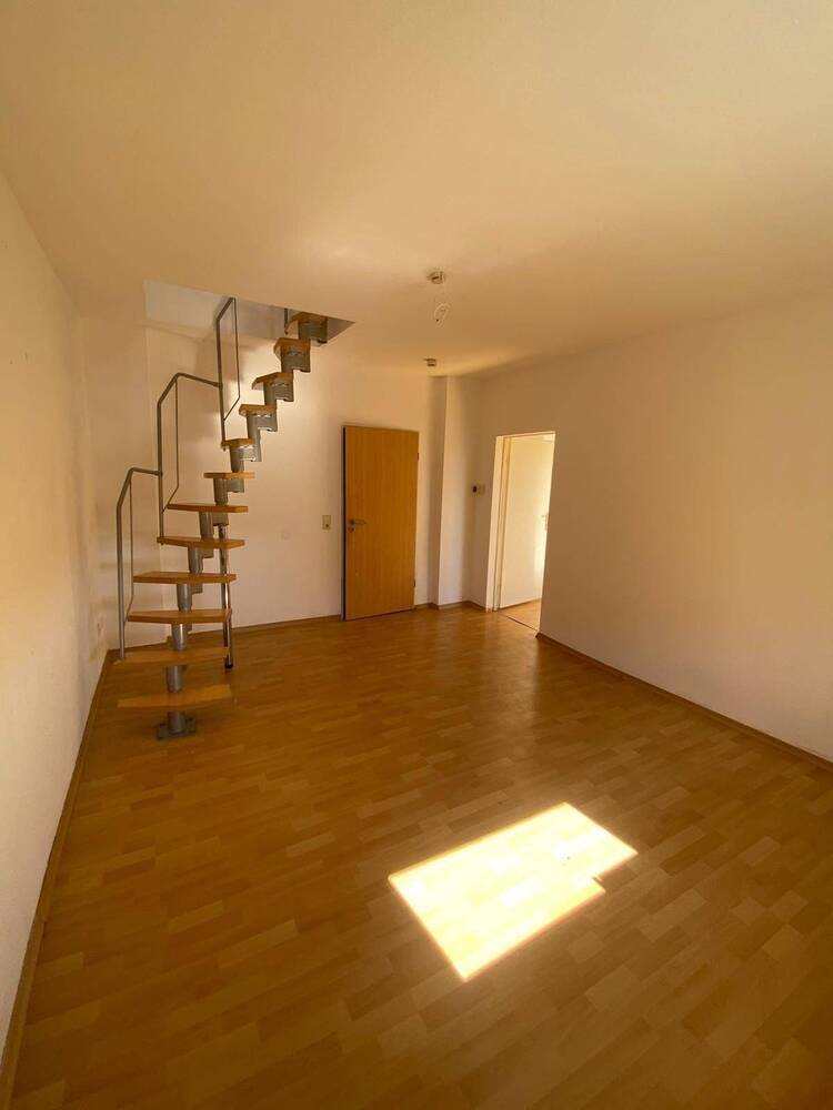 Helle Dachgeschoßwohnung in ruhiger Seitenstraße