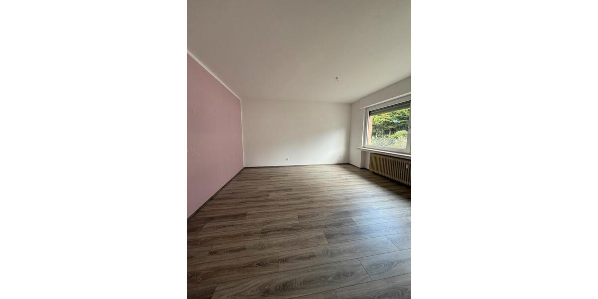 Etagenwohnung Remscheid Reinshagen - 4 Zimmer, 100 m&sup2;, 850&euro; | Angebot:26364782