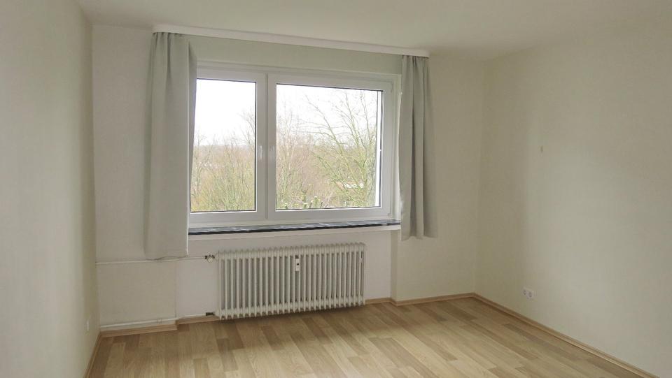 Etagenwohnung Heiligenhaus - 4 Zimmer, 105 m&sup2;, 950&euro; | Angebot:24801778