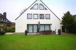 Familienfreundliches Einfamilienhaus mit Einbauküche und Garten!