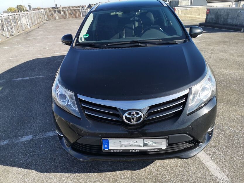 Toyota Avensis 160.000 km 10.100 € Velbert 42551