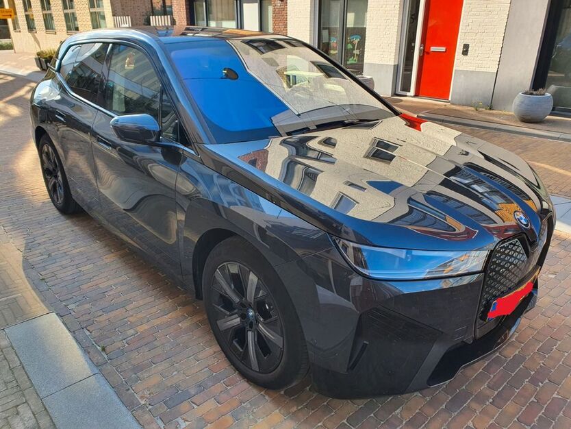 BMW iX 8.200 km 61.500 € Pulheim 50259