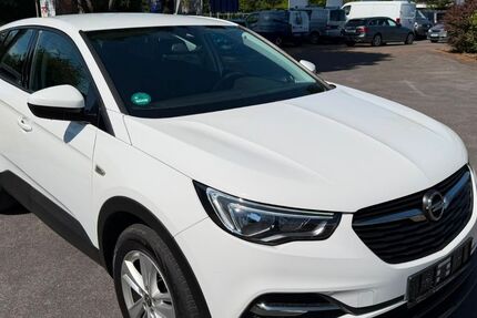 Opel Grandland (X) 95.000 km 12.490 &euro; Langenfeld 40764