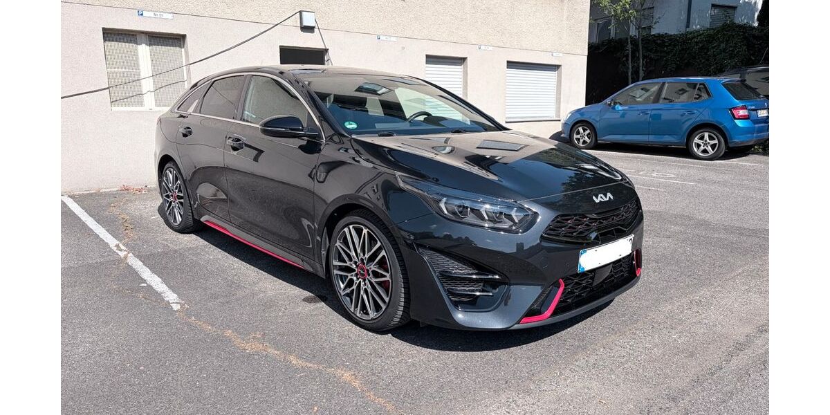 Kia pro ceed / ProCeed 33.000 km 27.999 &euro; Leverkusen 51371