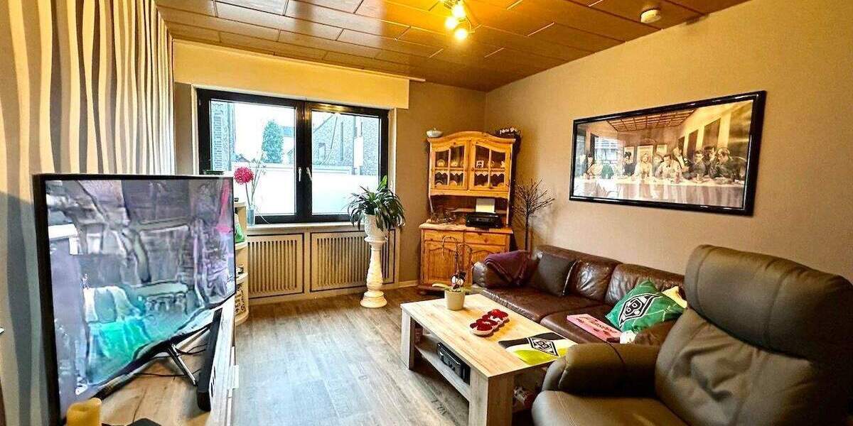 Mehrfamilienhaus, Wohnhaus Neuss Rosellen - 7 Zimmer, 155 m&sup2;, 495.000&euro; | Angebot:24423970