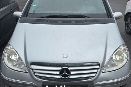 Mercedes-Benz A 180 180.000 km 2.490 &euro; Solingen 42651