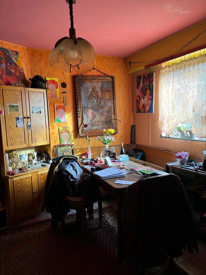 Geräumiges 12-Zimmer Einfamilienhaus mit Anbau und großem Garten