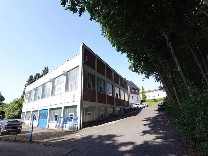 Halle in Haan 5.490 € 1133 m²