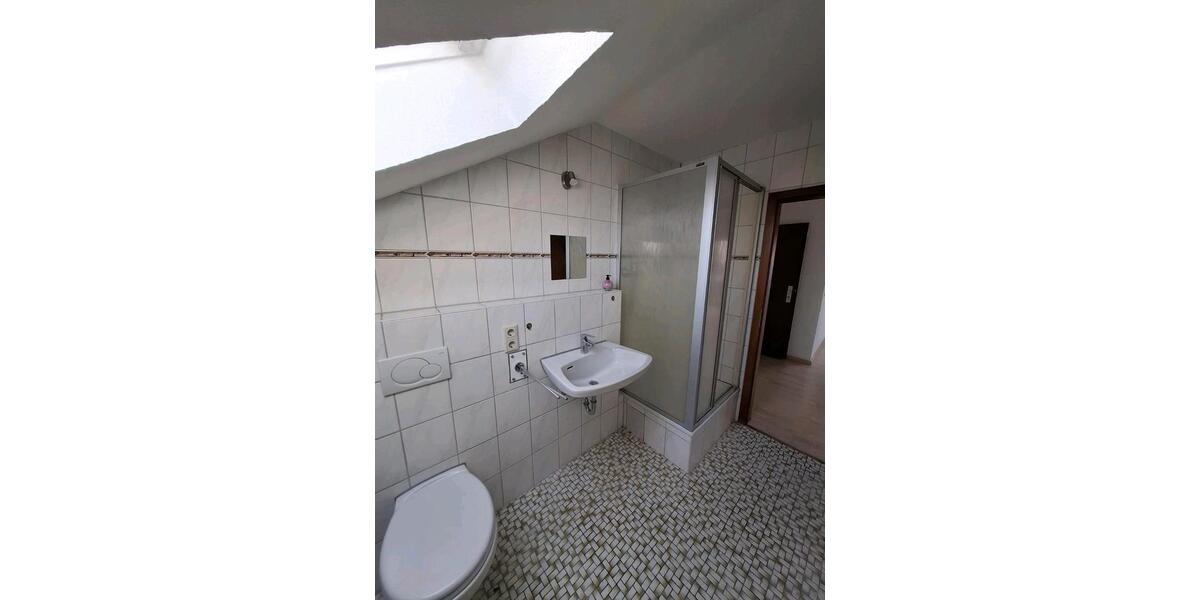 Dachgeschoßwohnung Neuss Holzheim - 2 Zimmer, 65 m&sup2;, 750&euro; | Angebot:24814604