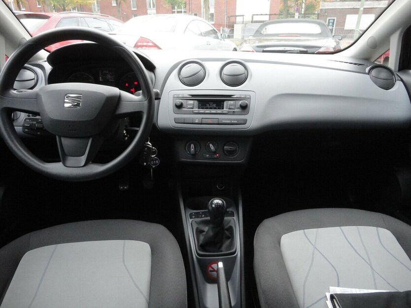 Seat Ibiza Reference Salsa 1,4 Klima SHZ Alu15.76 Tkm 76.000 km 7.990 € Neuss 41462