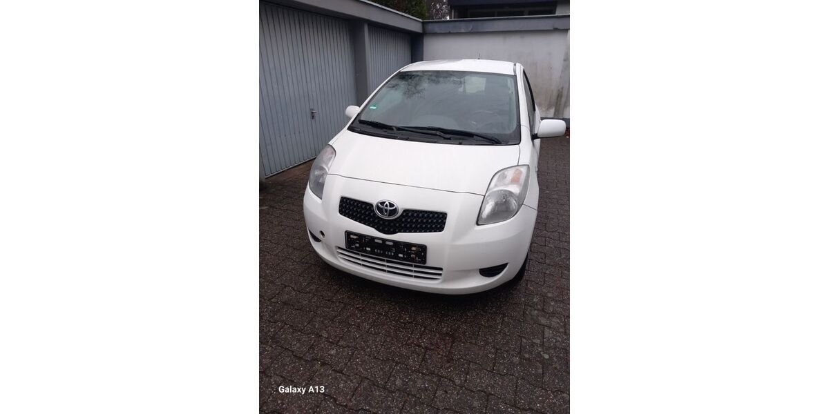 Toyota Yaris 75.000 km 3.200 &euro; Köln 51149
