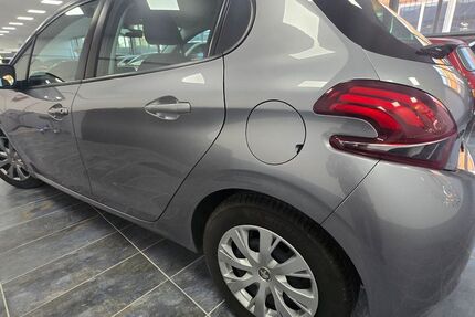 Peugeot 208 62.300 km 7.900 &euro; Neuss 41469