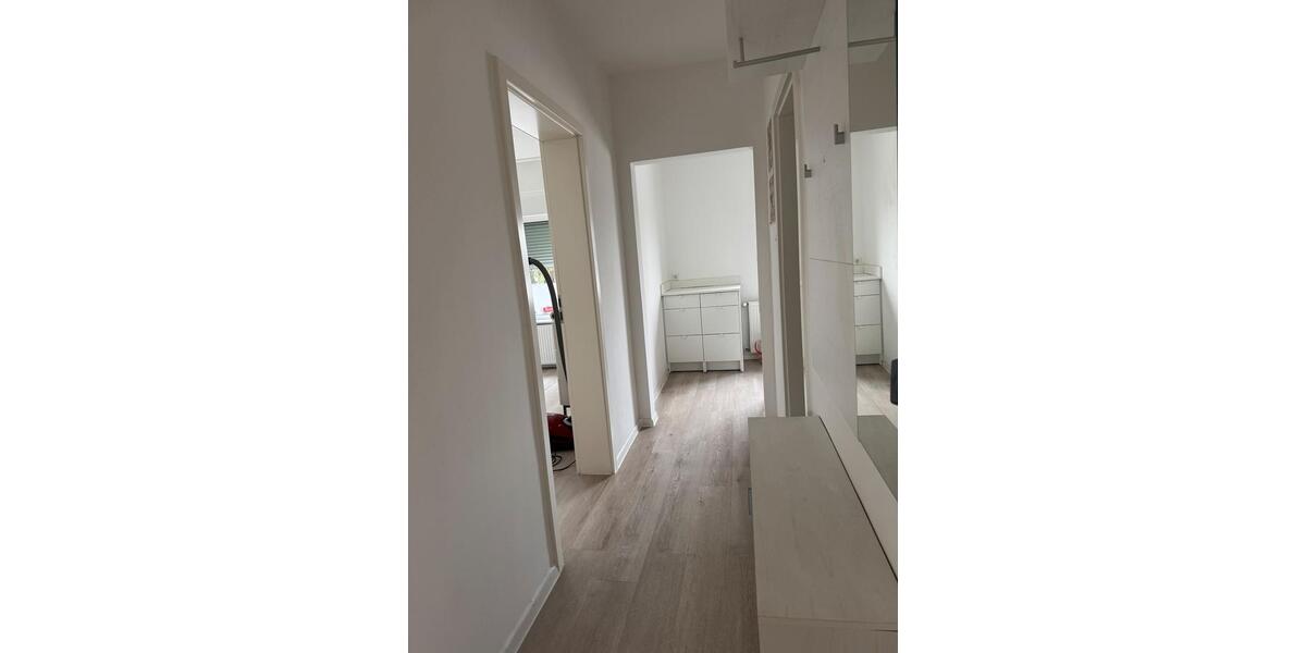 Etagenwohnung Neuss Furth-Mitte - 3 Zimmer, 60 m&sup2;, 1.300&euro; | Angebot:24740019