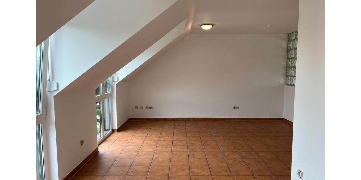 Maisonettenwohnung Pulheim - 3 Zimmer, 159 m&sup2;, 1.600&euro; | Angebot:27591086