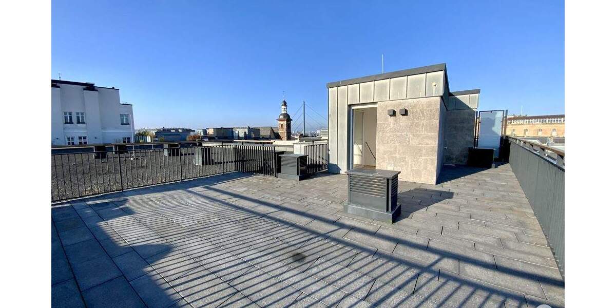 Dachterrassen-Wohnung mit Blick über Düsseldorf im Andreas Quartier mit EBK und TG-Plätzen 2 zimmer