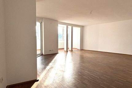 Düsseldorf - Medienhafen: 2,5 Zimmer mit Wintergarten Einbauküche Abstellraum 2 zimmer