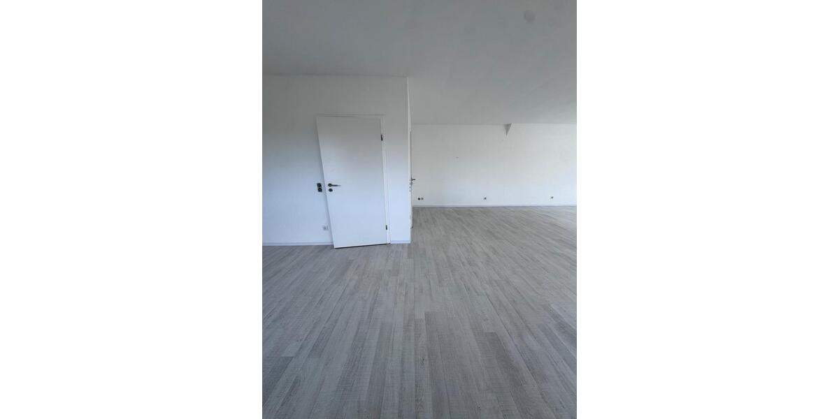 Etagenwohnung Burscheid - 4 Zimmer, 125 m&sup2;, 1.450&euro; | Angebot:25961222