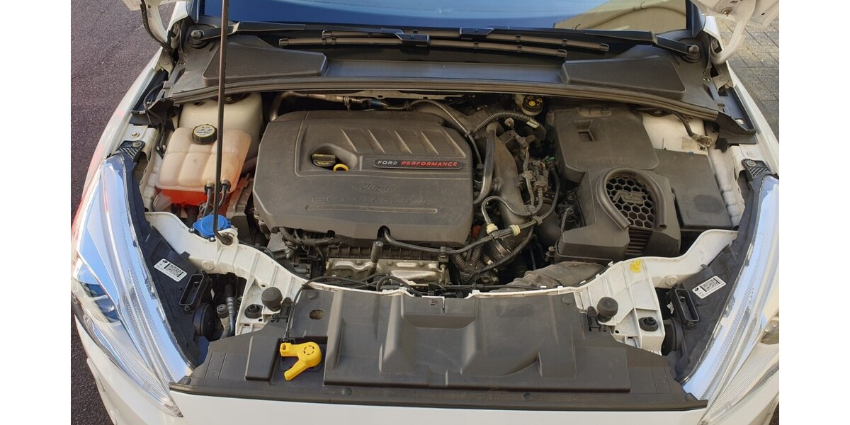 Ford Focus 106.000 km 14.950 € Solingen 42651