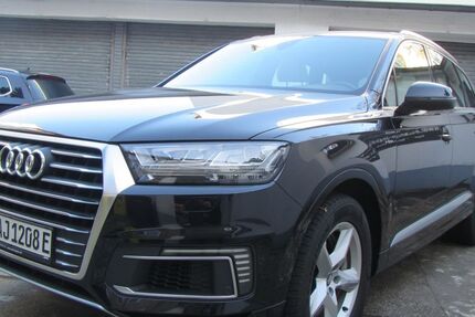 Audi Q7 99.000 km 33.990 € Düsseldorf 40210