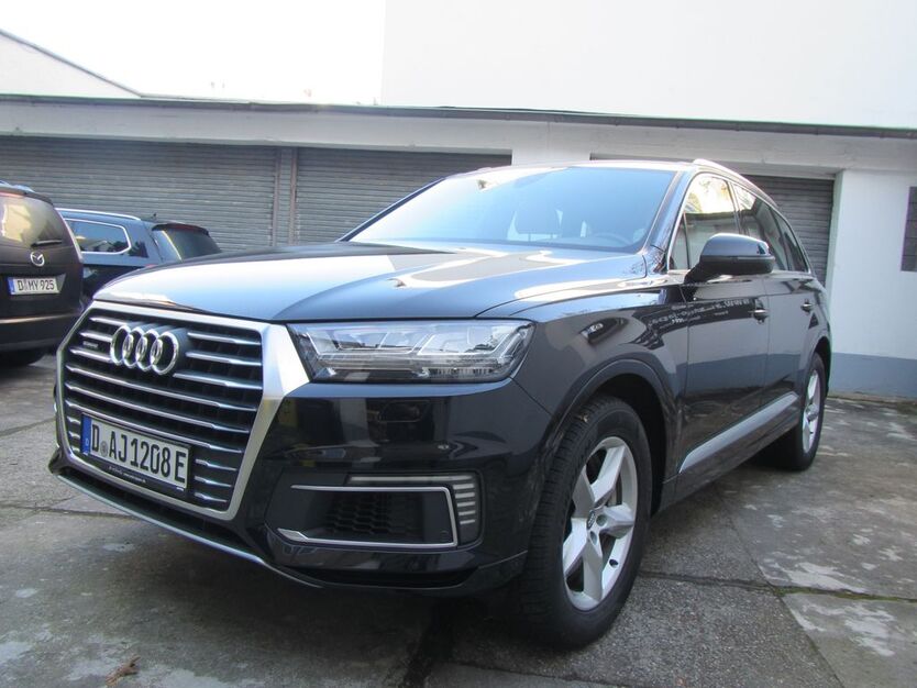 Audi Q7 99.000 km 33.990 € Düsseldorf 40210
