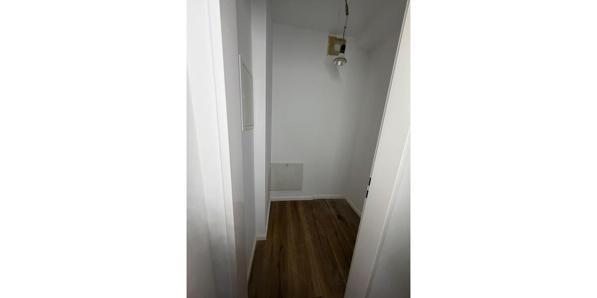 Dachgeschoßwohnung Köln Nippes - 2 Zimmer, 52 m&sup2;, 1.250&euro; | Angebot:24200802