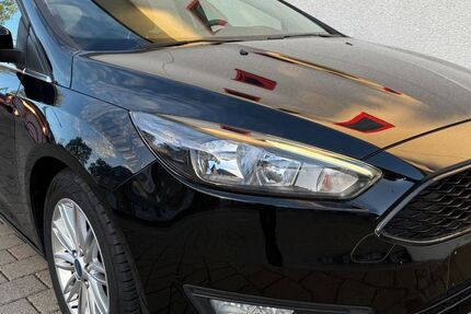 Ford Focus 95.237 km 6.990 &euro; Bergisch Gladbach 51467