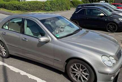 Mercedes-Benz 180 160.000 km 3.300 &euro; Hückeswagen, Schloss-Stadt 42499