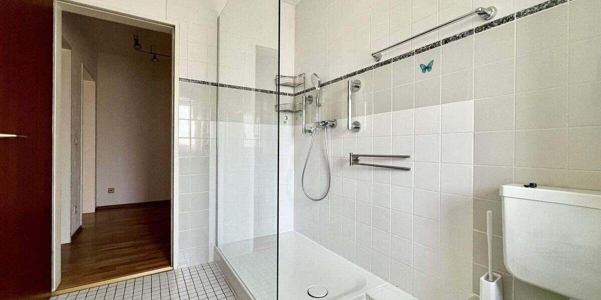 Etagenwohnung Düsseldorf Hellerhof - 2 Zimmer, 61 m&sup2;, 198.000&euro; | Angebot:24991674