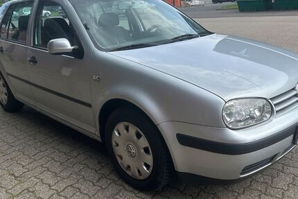 VW Golf 189.000 km 2.499 &euro; Düsseldorf 40231