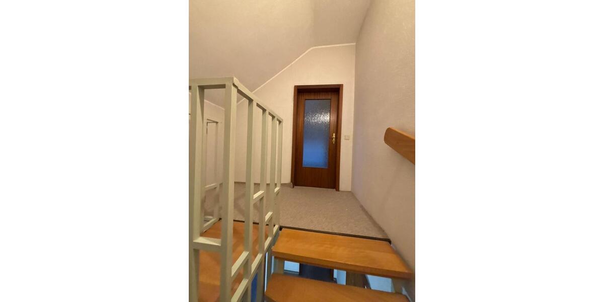 Reihenhaus Wuppertal Gemarkung Elberfeld - 7 Zimmer, 235 m&sup2;, 2.300&euro; | Angebot:24755207