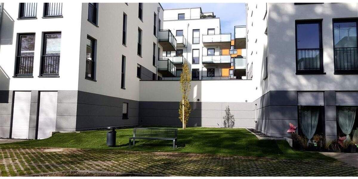 2 Zimmer Erdgeschosswohnung mit großzügigem Wohnambiente, EBK und Terrasse - Duschbad barrierefrei 2 zimmer