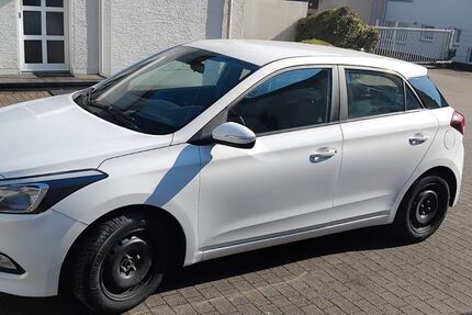 Hyundai i20 115.000 km 7.500 &euro; Remscheid 42899