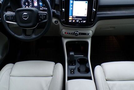 Volvo XC40 124.000 km 21.940 &euro; Düsseldorf 40468