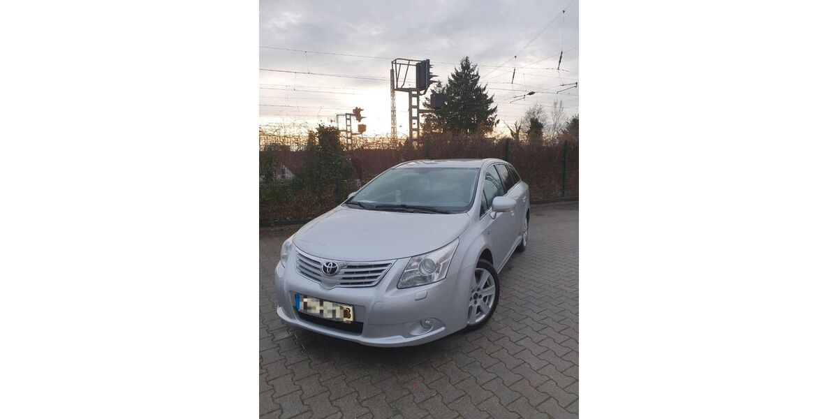 Toyota Avensis 262.000 km 3.899 &euro; Düsseldorf 40233