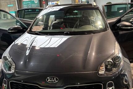 Kia Sportage 150.000 km 15.800 € Remscheid 42853