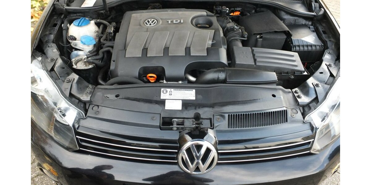 VW Golf 1.6TDi BLACK WEEK 25:TEAM EINPARKHILFE SHZ TE 159.855 km 6.904 € Köln 50858