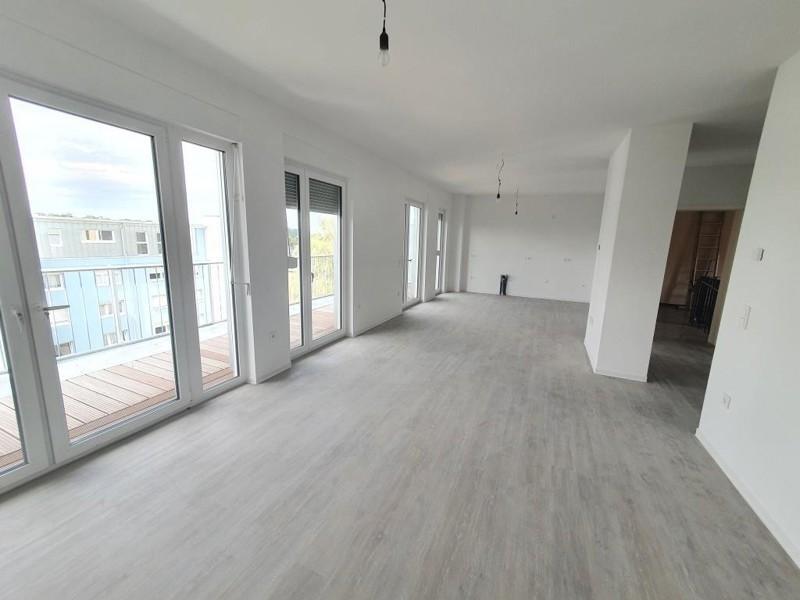 Moderne Penthouse-Wohnung - Aufzug und Fußbodenheizung über Erdwärme zimmer