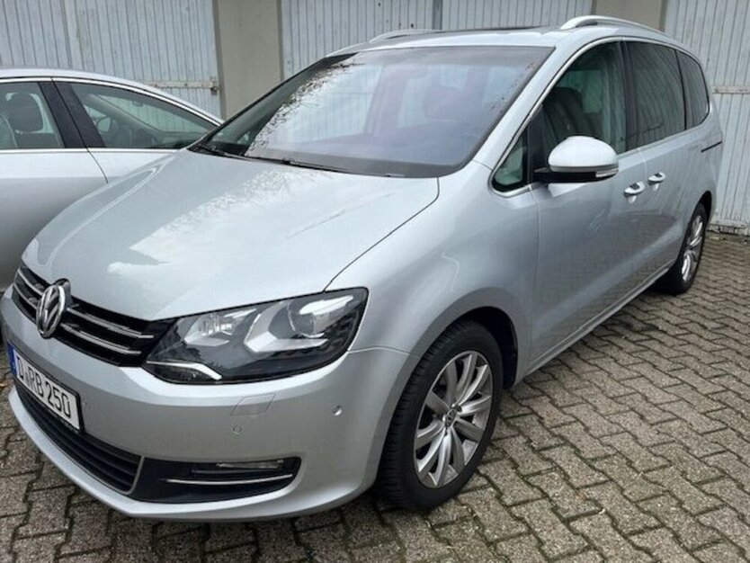 VW Sharan 2.0 TDI DSG Panorama Navi Leder 7 Sitze + 175.000 km 17.900 € Ratingen 40885