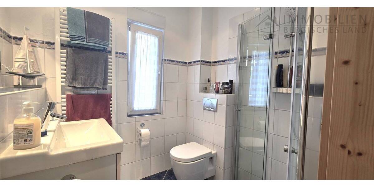 Reihenendhaus Hückeswagen Innenstadt - 4 Zimmer, 110 m&sup2;, 325.000&euro; | Angebot:21321687