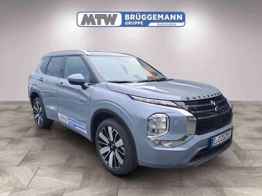Mitsubishi Plug-in Hybrid Outlander 1.570 km 52.370 € Essen 45145