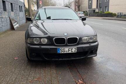 BMW 520 256.500 km 2.800 &euro; Solingen 42657