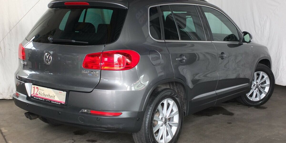 VW Tiguan LIFE NAVI AHK PARKPILOT SHZ BLUETOOTH 124.710 km 11.904 &euro; Köln 50858
