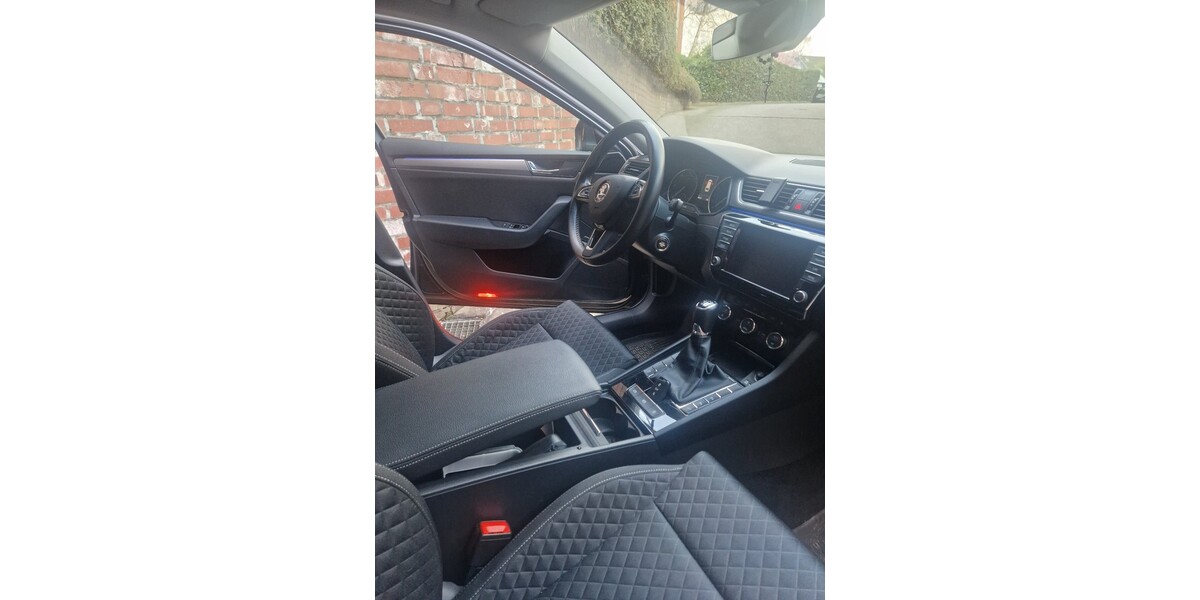 Skoda Superb 84.616 km 18.800 &euro; Köln 50667