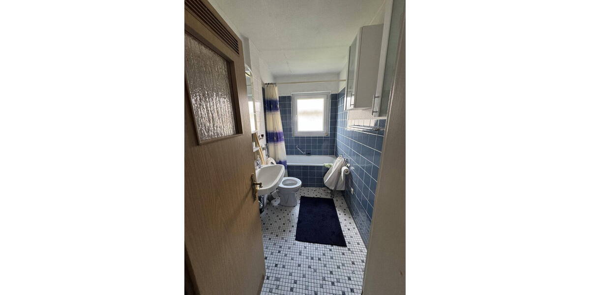 Etagenwohnung Düsseldorf Golzheim - 3 Zimmer, 55 m&sup2;, 1.100&euro; | Angebot:26500139