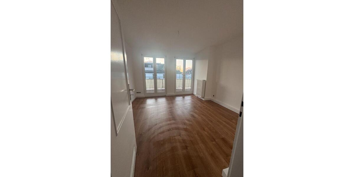 Dachgeschoßwohnung Köln Mülheim - 1 Zimmer, 107 m&sup2;, 640&euro; | Angebot:25992716