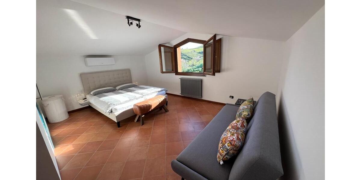 Einfamilienhaus Köln Heimersdorf - 7 Zimmer, 240 m&sup2;, 390.000&euro; | Angebot:26940595