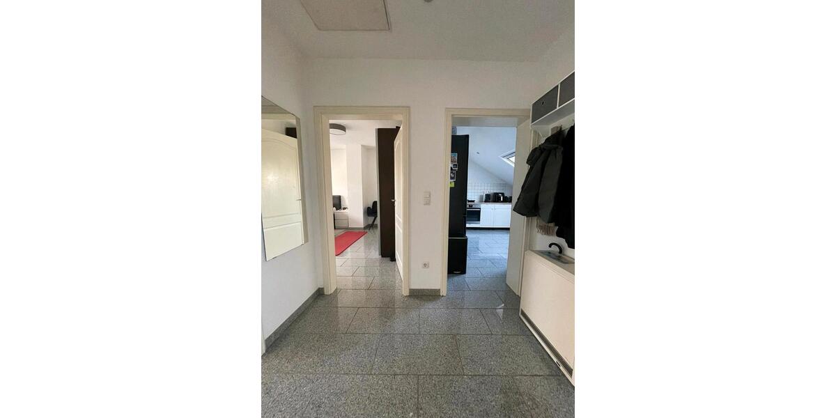 Dachgeschoßwohnung Neuss - 3 Zimmer, 65 m&sup2;, 630&euro; | Angebot:24802453